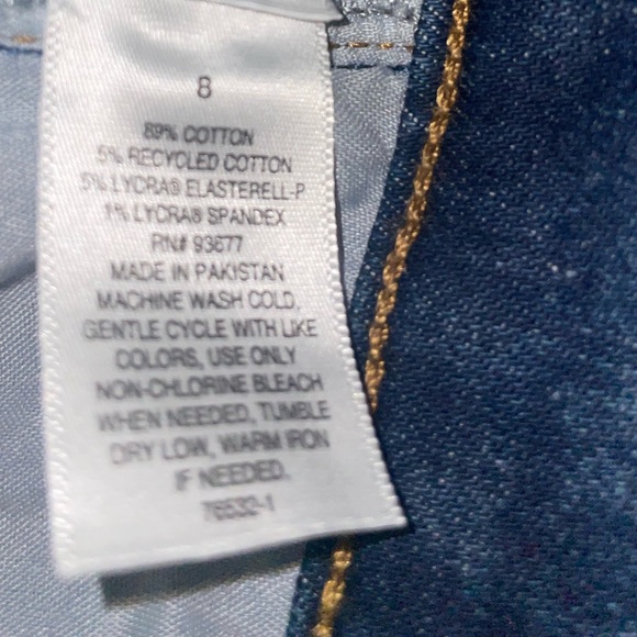 a.n.a. – High-Rise straight leg Jeans
Size: 8 | - Picture 2 of 3